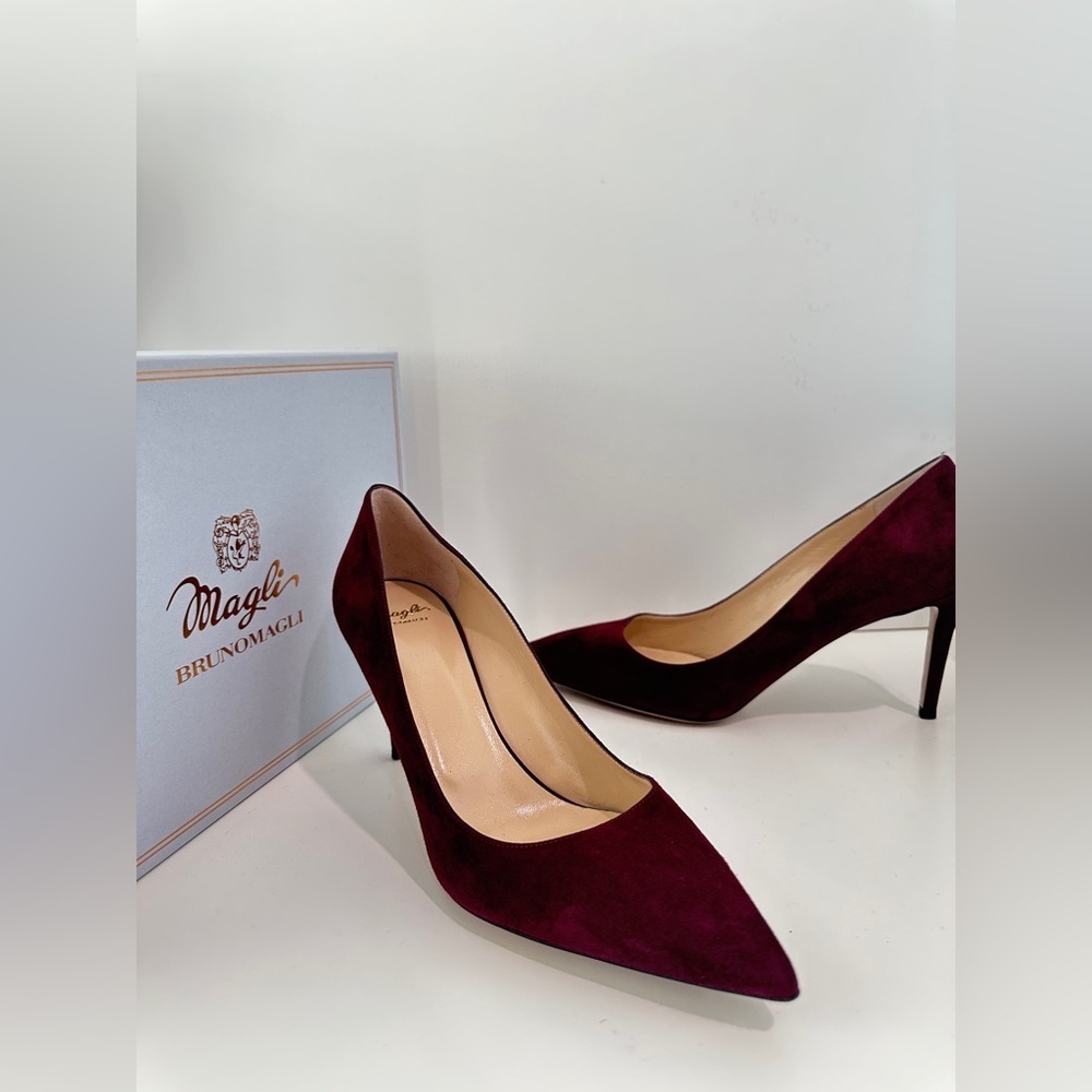 Bruno Magli Allegra 85 Pumps Size 39 Pointy Toe Suede Stiletto Classic NEW - Picture 3 of 12